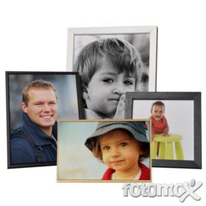 Arreda con tele con cornice personalizzata