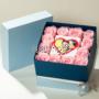 flower box con rose rosa stabilizzate e stampa su tela